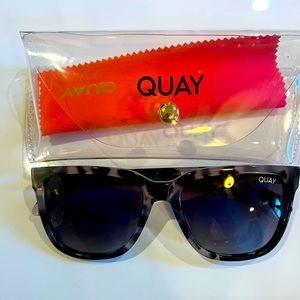 Quay wired oversized milky tortoise/smoke polarized sunglasses